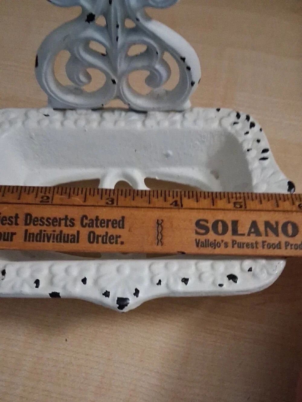 White Distressed Cast Iron Pedastal Soap Dish
